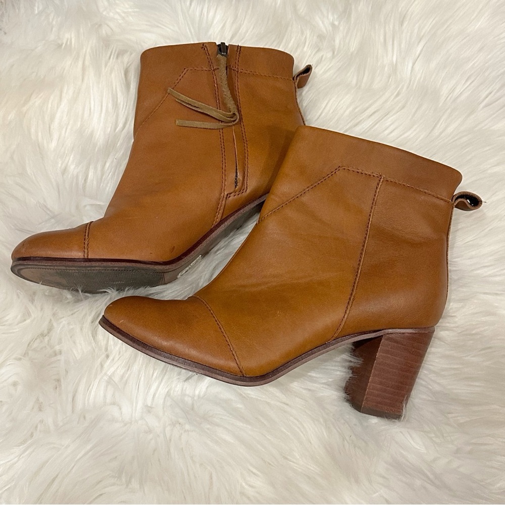 Toms Lunata side zip ankle booties